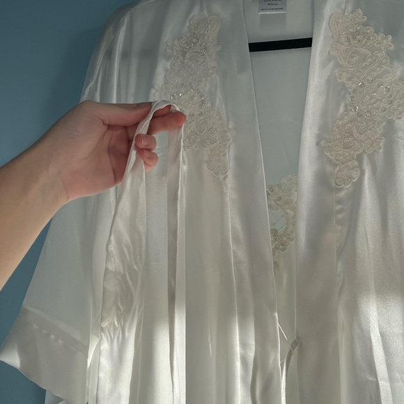 Dentelle Bridal Robe and Slip Set 💖 - Picture 6 of 14